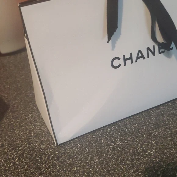 Chanel White Gift Boxes - Picture 12 of 14